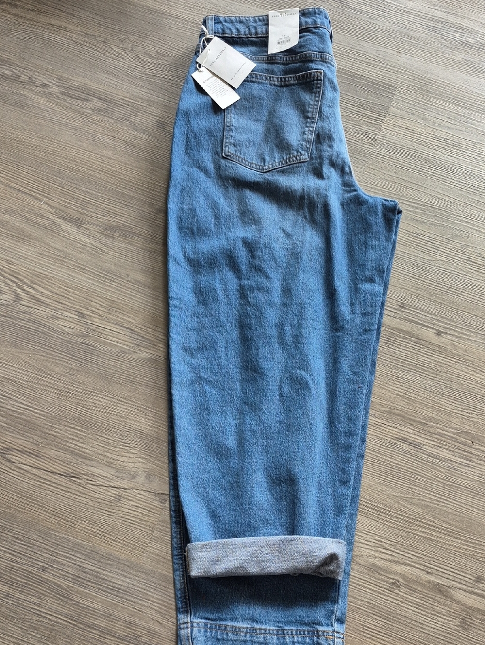 Free Assembly Light Wash Barrel Leg Classic Blue Jeans. NWT. Size 14